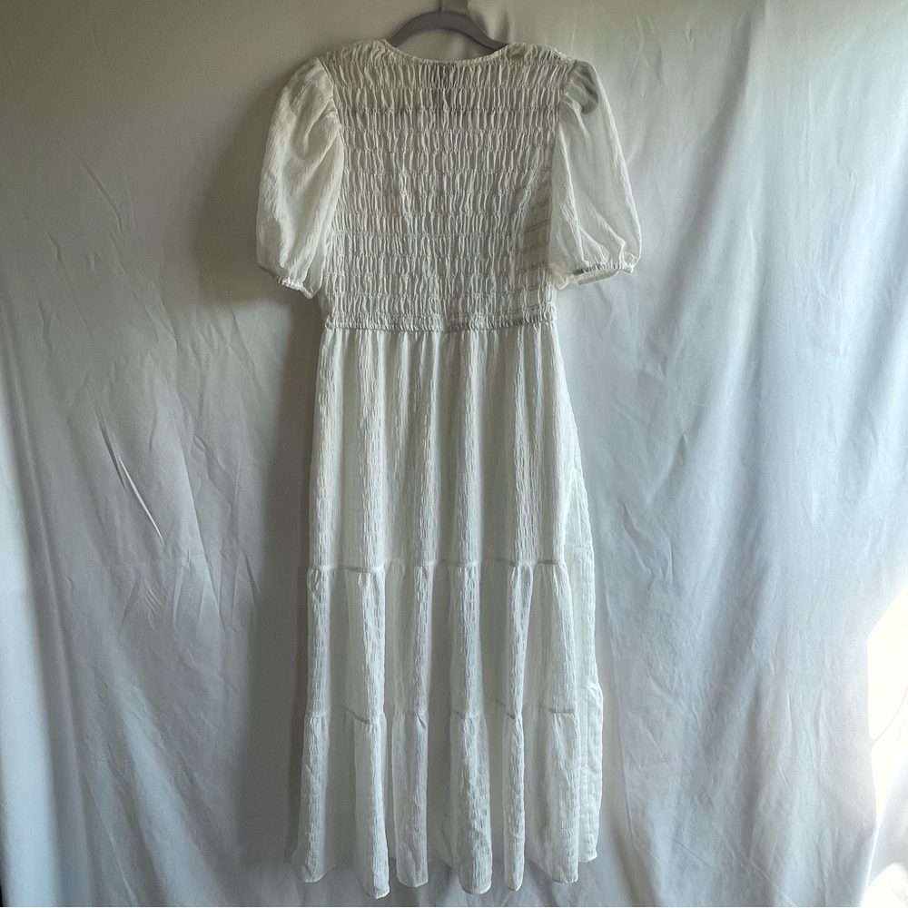 Taylor Women's White Gauze
Smocked Tiered A-Line Dress Medium - Picture 6 of 8